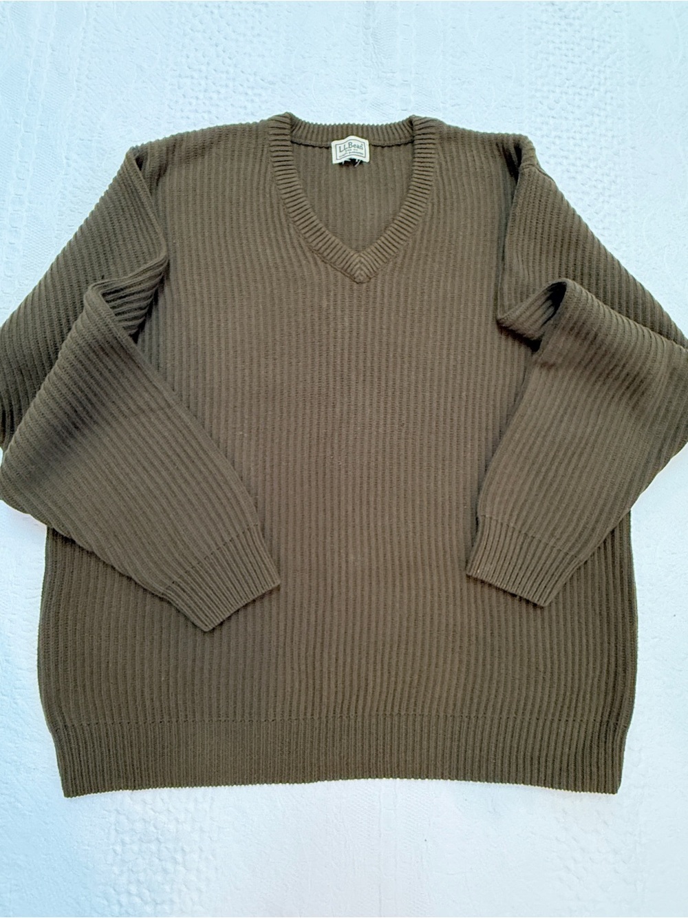 L.L.Bean Men’s Large V Neck Sweater Olive Green Ribbed Knit Classic Pullover